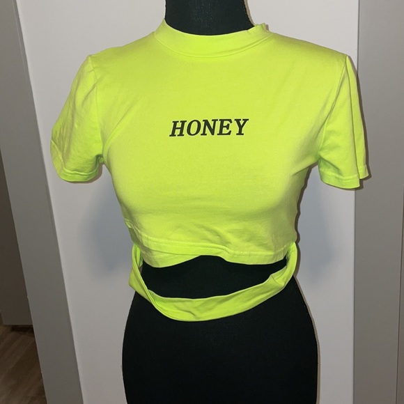 Honey graphic cutoff tee - Picture 2 of 5